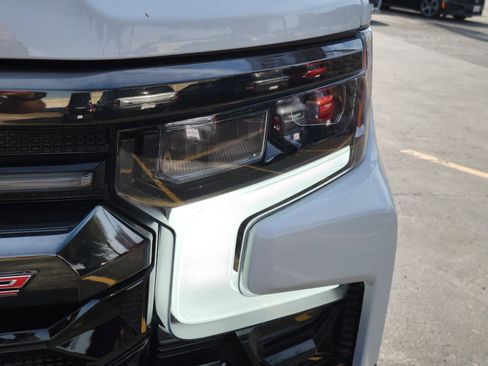 Used 2025 Chevrolet Silverado 1500 ZR2 image 10