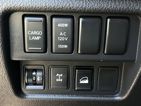 Used 2023 Nissan Titan PRO-4X w/ Pro-4x Convenience Package image 15