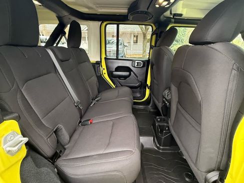 Used 2023 Jeep Wrangler Sport S image 13