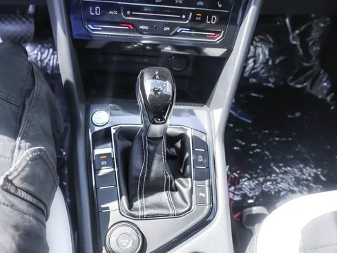 New 2025 Volkswagen Taos SE image 30