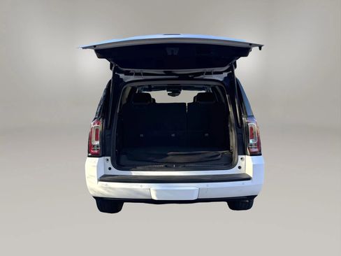 Used 2016 GMC Yukon SLT w/ HD Trailering Package image 9