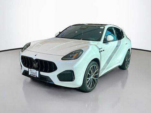 Used 2023 Maserati Grecale Modena AWD/4WD image 3
