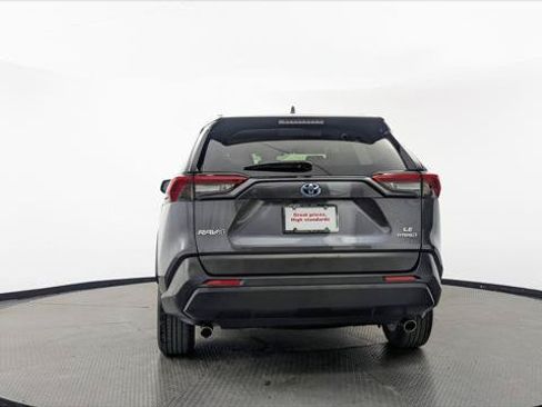 Used 2022 Toyota RAV4 LE AWD/4WD image 7