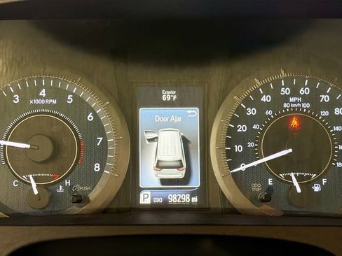 Used 2017 Toyota Sienna Limited Premium AWD/4WD image 10