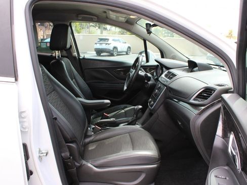 Used 2016 Buick Encore FWD image 19