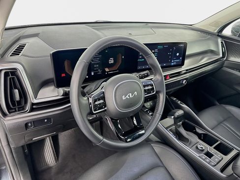 Certified 2024 Kia Sorento S w/ Panoramic Sunroof Package image 9