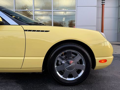 Used 2002 Ford Thunderbird image 9