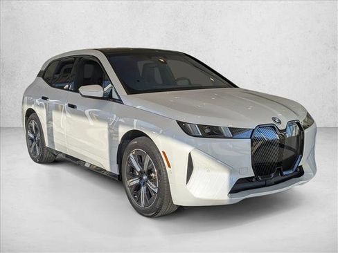 New 2026 BMW iX xDrive45 image 6