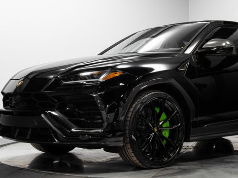 Used 2022 Lamborghini Urus image 4