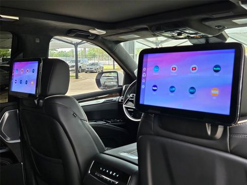 Used 2025 Cadillac Escalade Sport Platinum w/ LPO, Floor Liner Package AWD/4WD image 29
