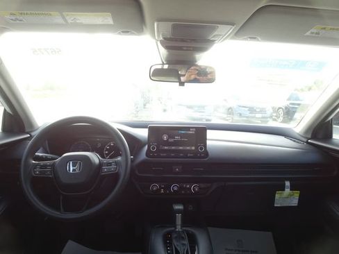 Certified 2025 Honda HR-V LX image 11