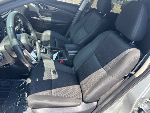 Used 2018 Nissan Rogue SV FWD image 16