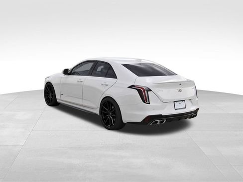Used 2021 Cadillac CT4 V w/ Technology Package RWD image 3