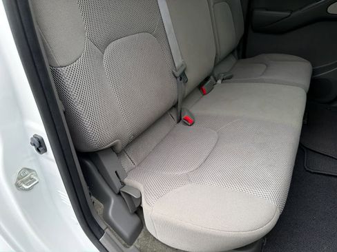 Used 2018 Nissan Frontier SV AWD/4WD image 21