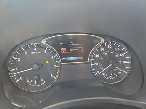 Used 2020 Nissan Pathfinder SL FWD image 11