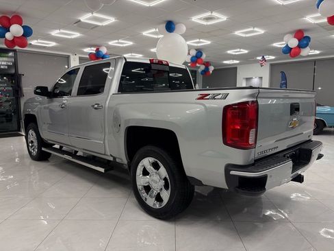 Used 2018 Chevrolet Silverado 1500 LTZ Z71 w/ LTZ Plus Package image 10