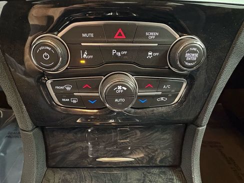 Used 2023 Chrysler 300 Touring L w/ Popular Equipment Group image 18