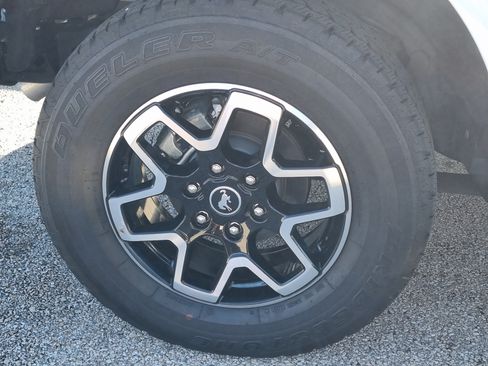 Used 2025 Ford Bronco Outer Banks AWD/4WD image 11