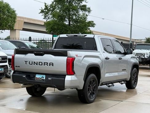 Used 2022 Toyota Tundra SR5 AWD/4WD image 5