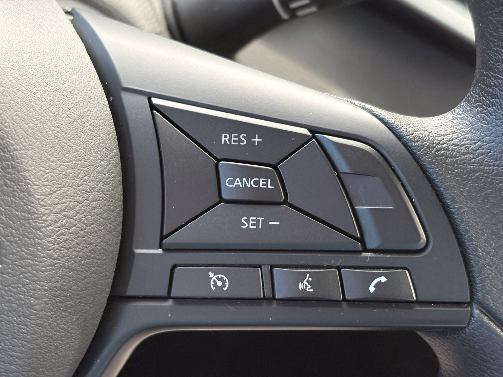 Used 2025 Nissan Altima 2.5 S FWD image 13