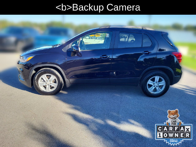 Used 2022 Chevrolet Trax LT w/ LT Convenience Package FWD image 2