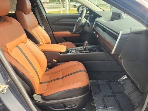 Certified 2025 MAZDA CX-50 Meridian Edition w/ Weather Package image 16