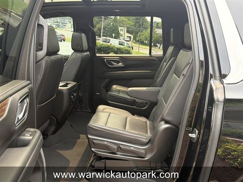 Used 2023 Chevrolet Suburban High Country w/ Premium Package AWD/4WD image 16