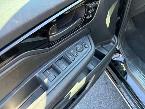 New 2026 Honda Odyssey Touring image 13