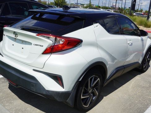 Used 2020 Toyota C-HR Limited FWD image 5