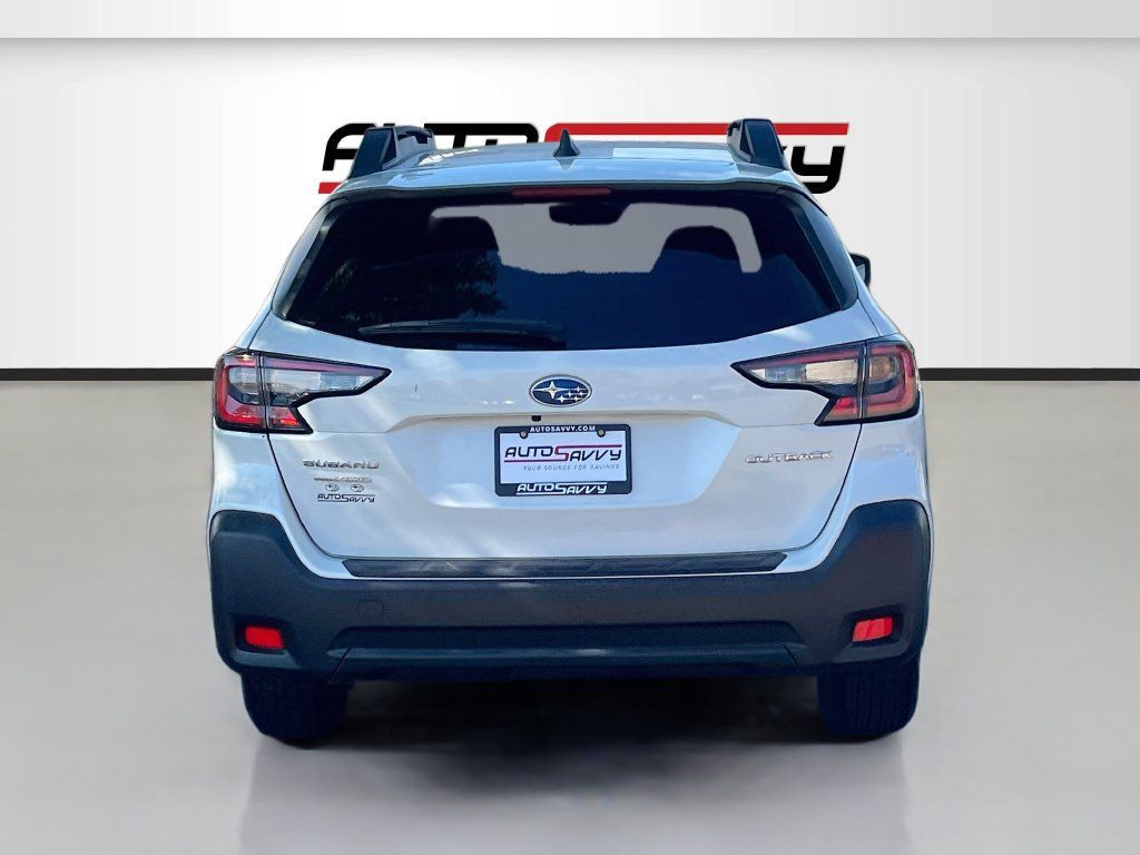 Used 2025 Subaru Outback Premium AWD/4WD image 6