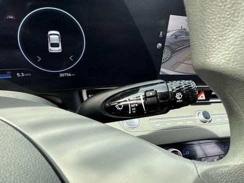 Used 2024 Hyundai Elantra SEL image 30