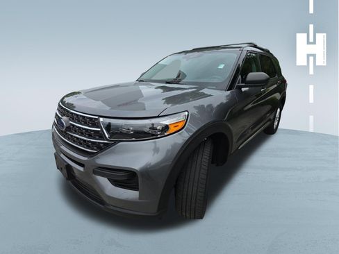 Used 2022 Ford Explorer XLT AWD/4WD image 1