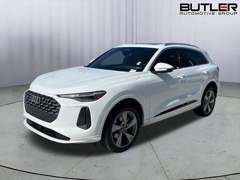 Used 2025 Audi Q5 Premium Plus AWD/4WD image 1