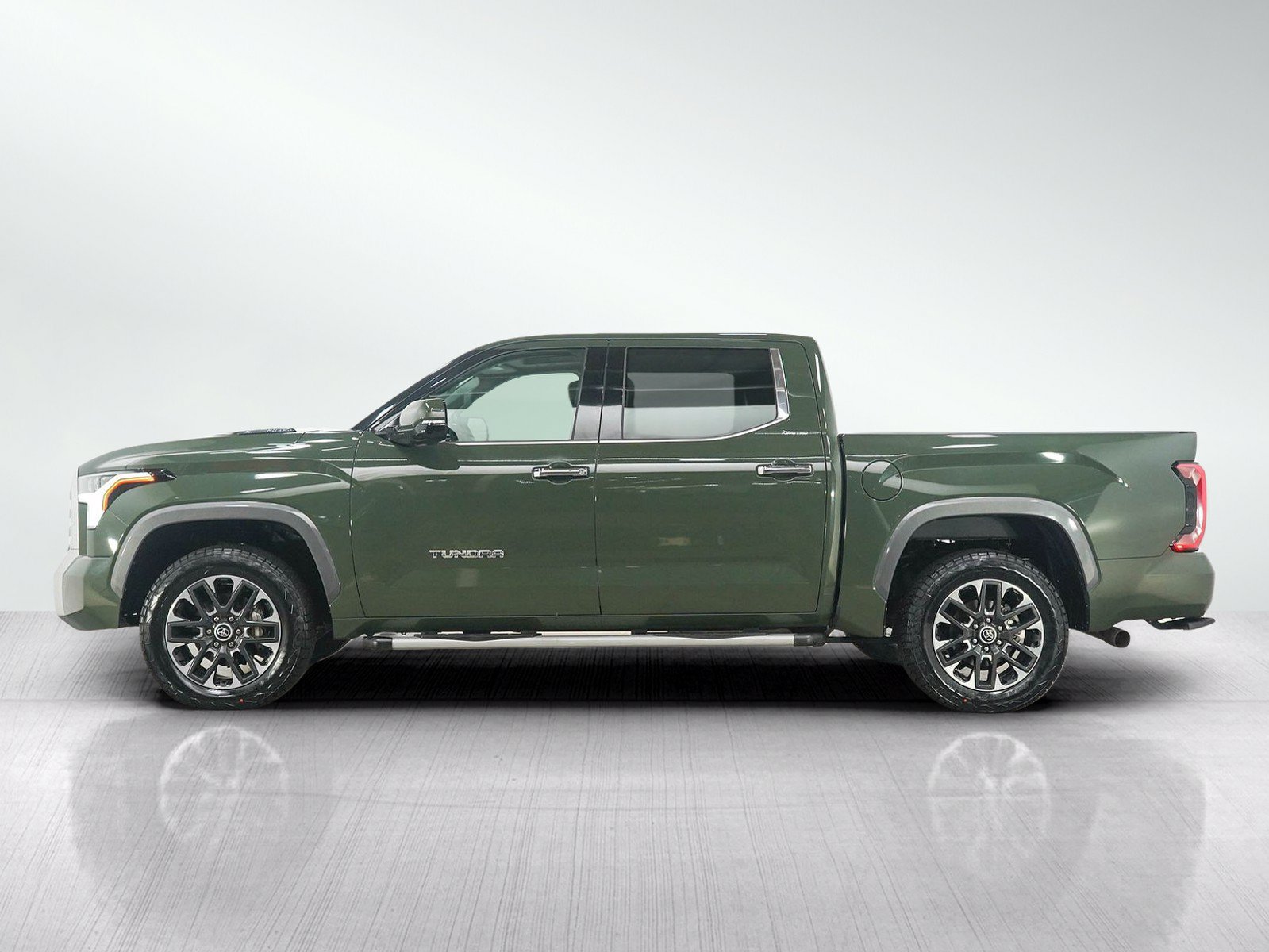 Used 2023 Toyota Tundra Limited AWD/4WD image 2