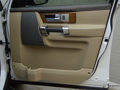 Used 2016 Land Rover LR4 HSE LUX AWD/4WD image 8