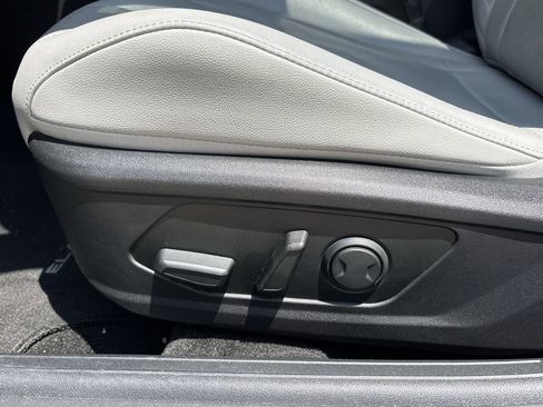 Used 2021 Hyundai Elantra Limited FWD image 13