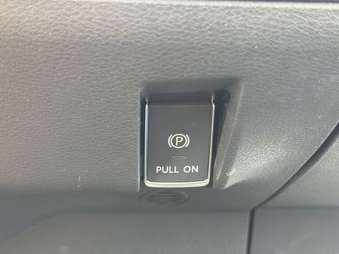 Certified 2023 Nissan Ariya AWD/4WD image 8