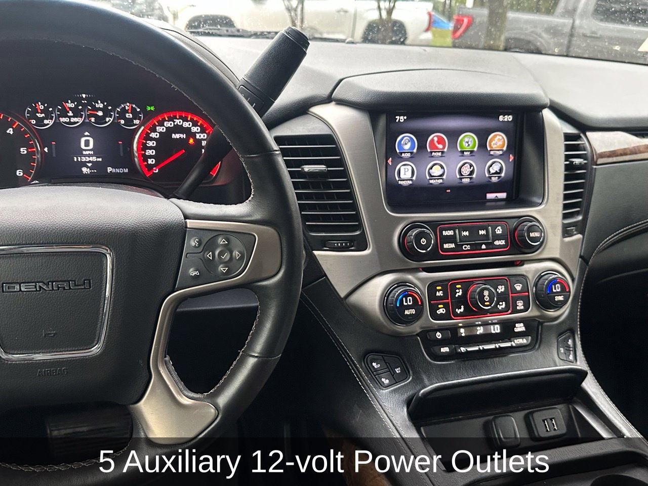 Used 2015 GMC Yukon Denali w/ Premium Package RWD image 15