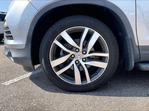 Used 2016 Honda Pilot Elite image 4