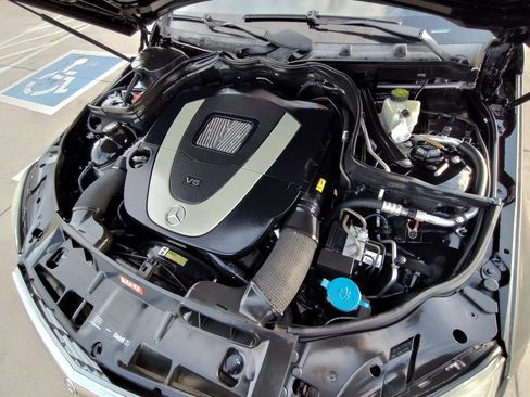 Used 2010 Mercedes-Benz C 300 Sedan image 12
