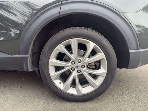 Used 2022 Ford Explorer Platinum w/ Technology Package image 9