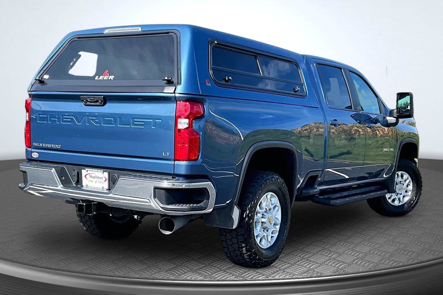 Used 2025 Chevrolet Silverado 3500 LT w/ Leather Package AWD/4WD image 2