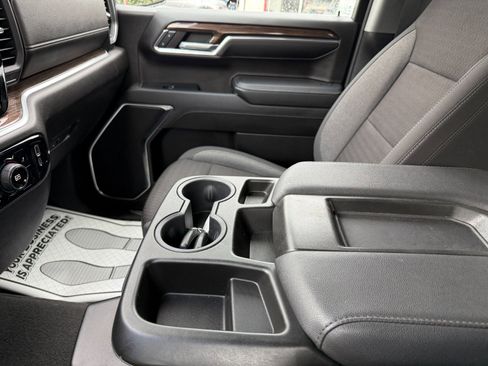 Used 2024 Chevrolet Silverado 1500 LT AWD/4WD image 31
