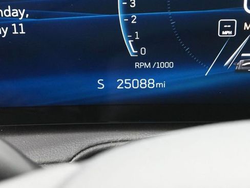 Used 2025 Cadillac XT4 Premium Luxury AWD/4WD image 33