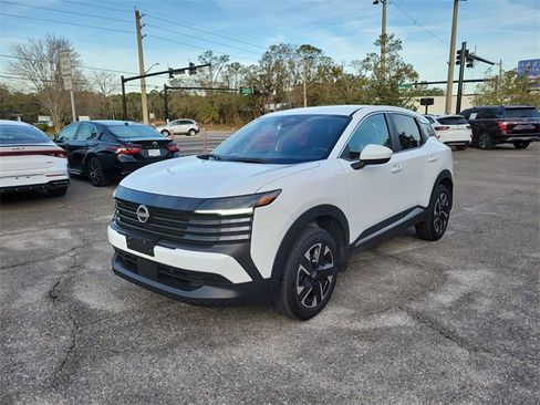 Used 2025 Nissan Kicks SV w/ Interior Electronics Package image 4