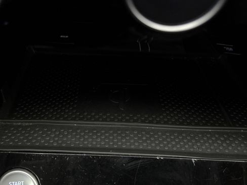 Used 2023 Volkswagen Taos SE w/ Panoramic Sunroof Package image 16