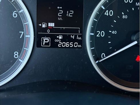 Used 2024 Nissan Kicks S image 18