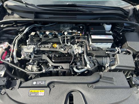 Used 2024 Toyota Corolla SE w/ SE Premium Package FWD image 3