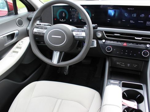 Used 2025 Hyundai Sonata SEL FWD image 3