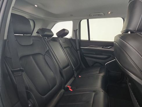 Used 2022 Jeep Grand Cherokee Limited image 33